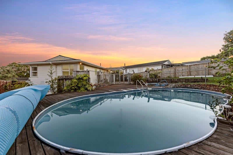 36 Felgrove Street, Glendene, Auckland - Carousel 2