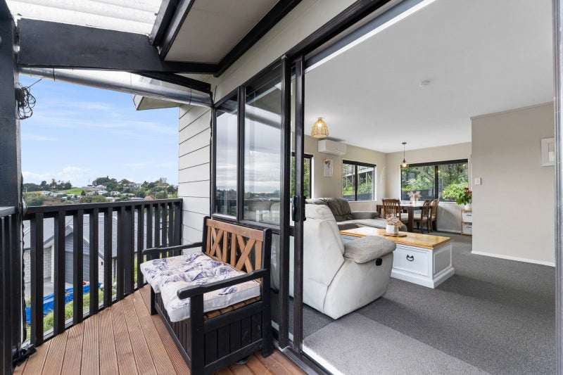12 Dunrobbin Place, Gate Pa, Tauranga - Carousel 2