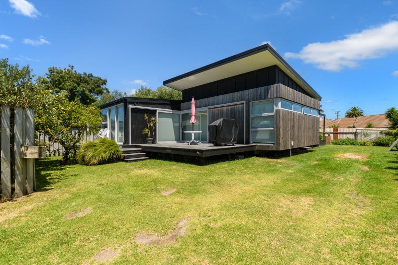 8B Ngatai Road, Otumoetai, Tauranga - Carousel 1