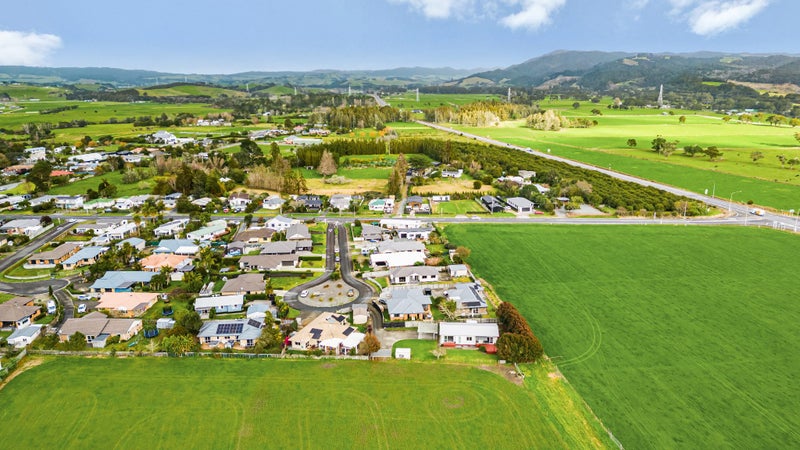 15 Lowburn Avenue, Waipu, Waipu - Carousel 35