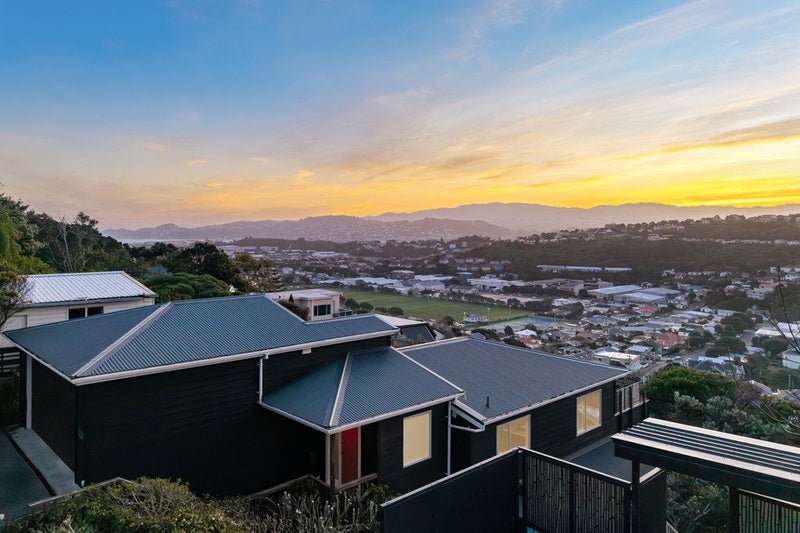 81 Nevay Road, Miramar, Wellington - Carousel 2