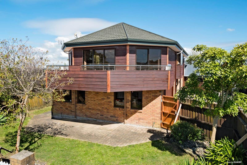 1/718 East Coast Road, Pinehill, Auckland - Carousel 2