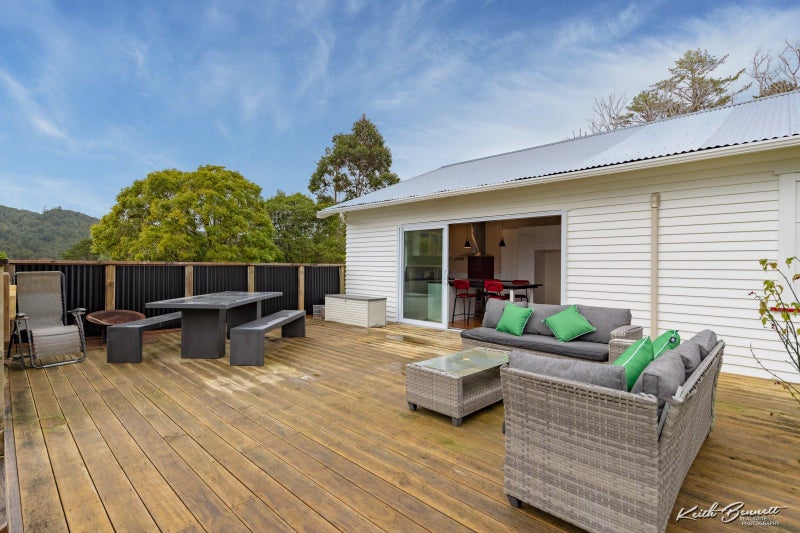 Property Valuation for 6 Avro Road, Blue Mountains, Upper Hutt Trade