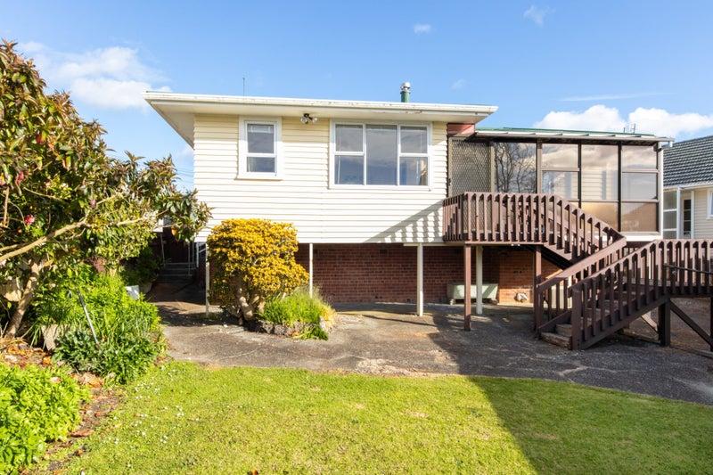 6 Keats Place, Blockhouse Bay, Auckland - Carousel 1