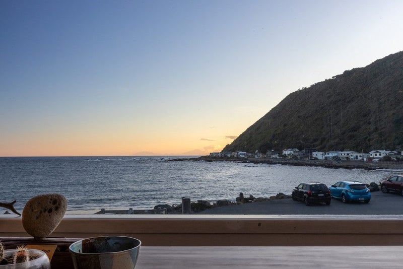 44 Owhiro Bay Parade, Owhiro Bay, Wellington - Carousel 2