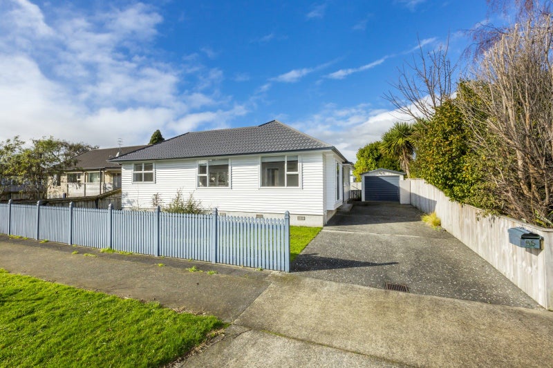55 Longfellow Street, Trentham, Upper Hutt - Carousel 2