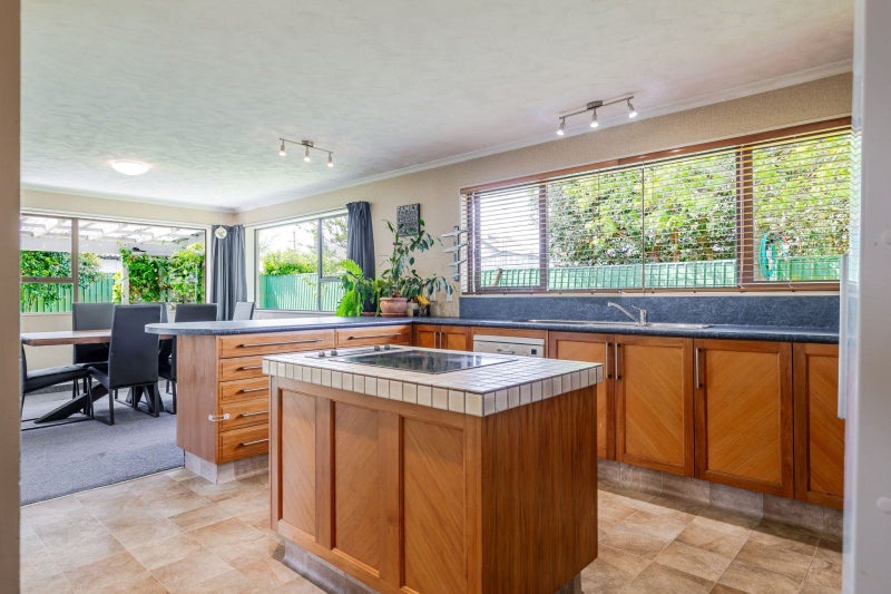 70 Fairview Avenue, Feilding, Feilding - Carousel 2