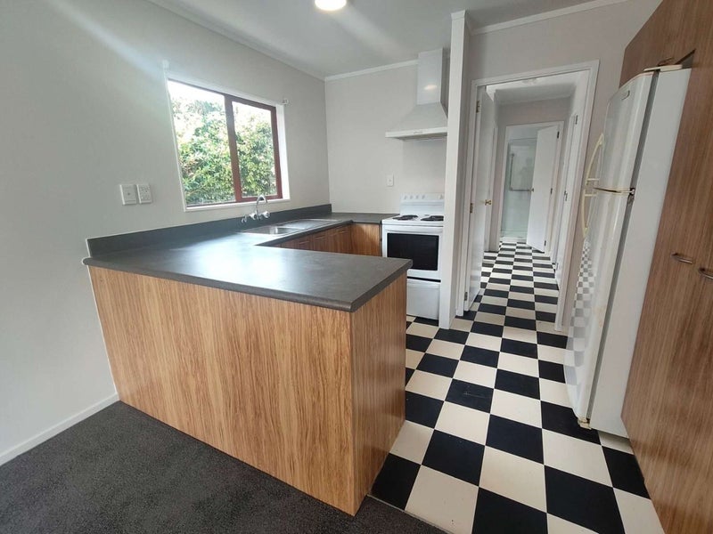 8 Paramu Avenue, Birkdale, Auckland - Carousel 2