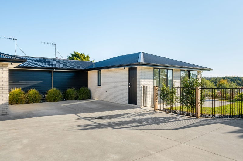 98D Forest Lake Road, Forest Lake, Hamilton - Carousel 1