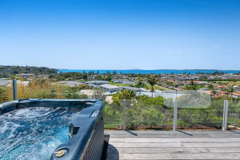 65 West Hoe Heights, Orewa, Orewa - Carousel 1