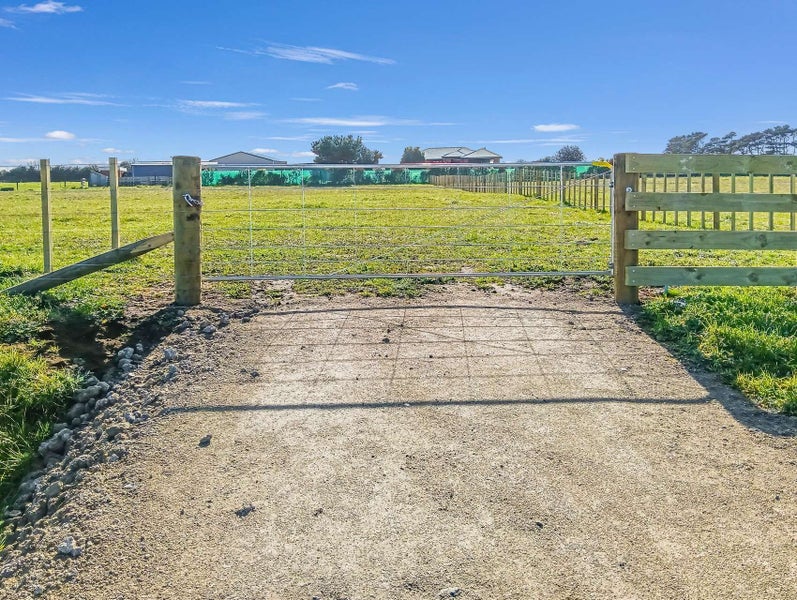 97B Manuka Street, Castlecliff, Whanganui - Carousel 2