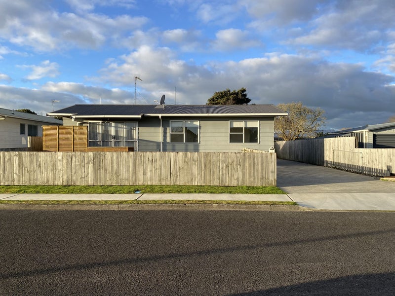 1 Bradley Place, Nawton, Hamilton, Waikato - Carousel 1