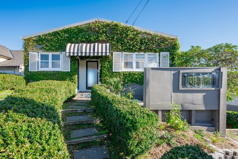 118 Seaview Road, Paraparaumu Beach, Paraparaumu - Carousel 1