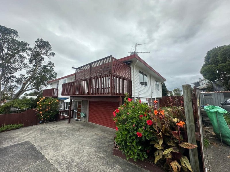 15A Te Atatu Road, Te Atatu South, Auckland - Carousel 1