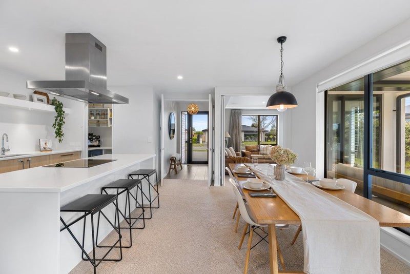 61 Cassidy Avenue, Lincoln, Lincoln - Carousel 2