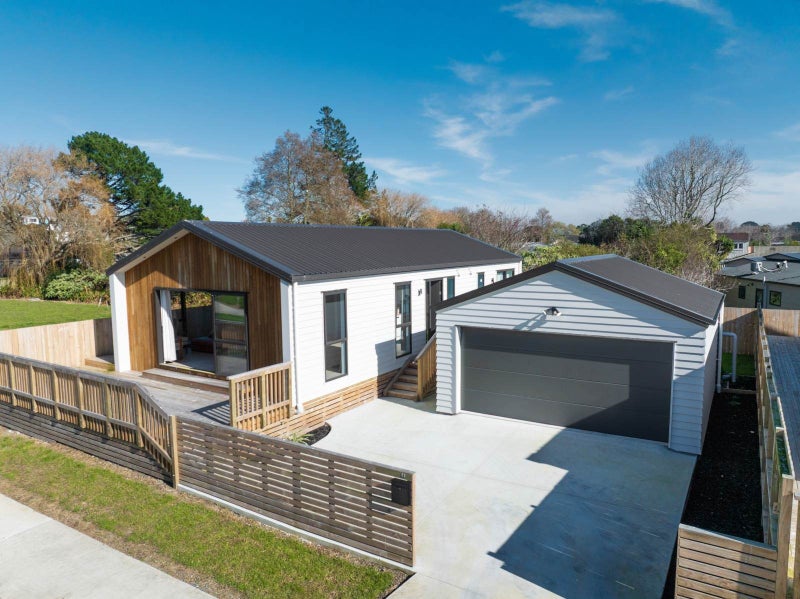 83 Hamilton Drive, Waiuku, Waiuku - Carousel 1