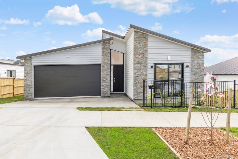10 Kauri Gum Rise, Swanson, Auckland - Carousel 1
