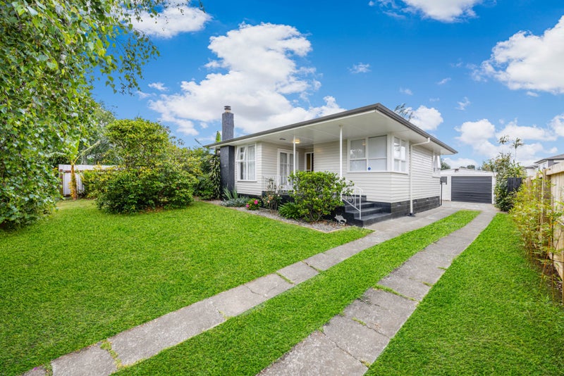 22 Wayne Drive, Mangere, Auckland - Carousel 1