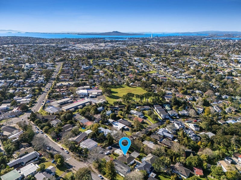 3 Gladys Avenue, Glenfield, Auckland - Carousel 20