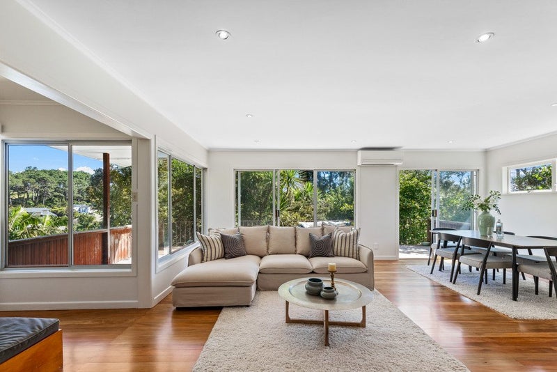 81 Park Rise, Campbells Bay, Auckland - Carousel 1