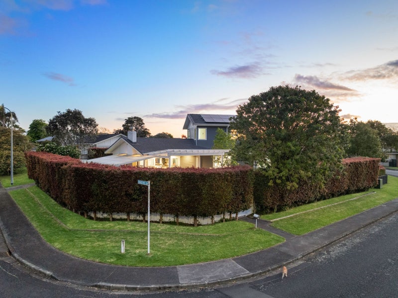 70 Celtic Crescent, Ellerslie, Auckland - Carousel 2