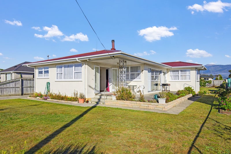 64 Woodland Avenue, Motueka - Carousel 1