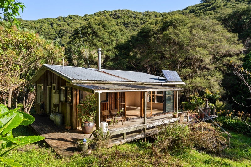 240 Cave Road, Waimatā - Carousel 1