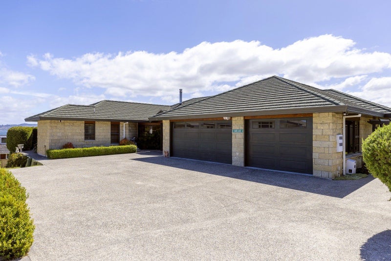 6 Maniapoto Grove, Waipahihi, Taupo - Carousel 1