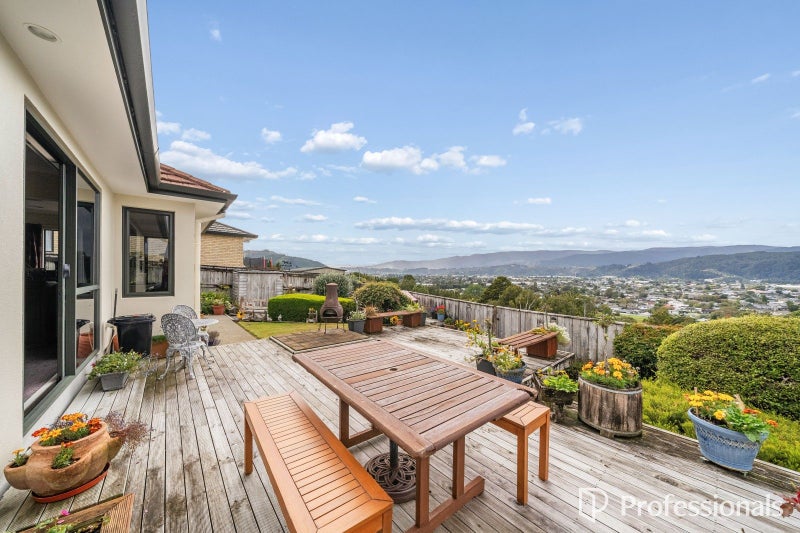 13 Birkinshaw Grove, Riverstone Terraces, Upper Hutt - Carousel 1