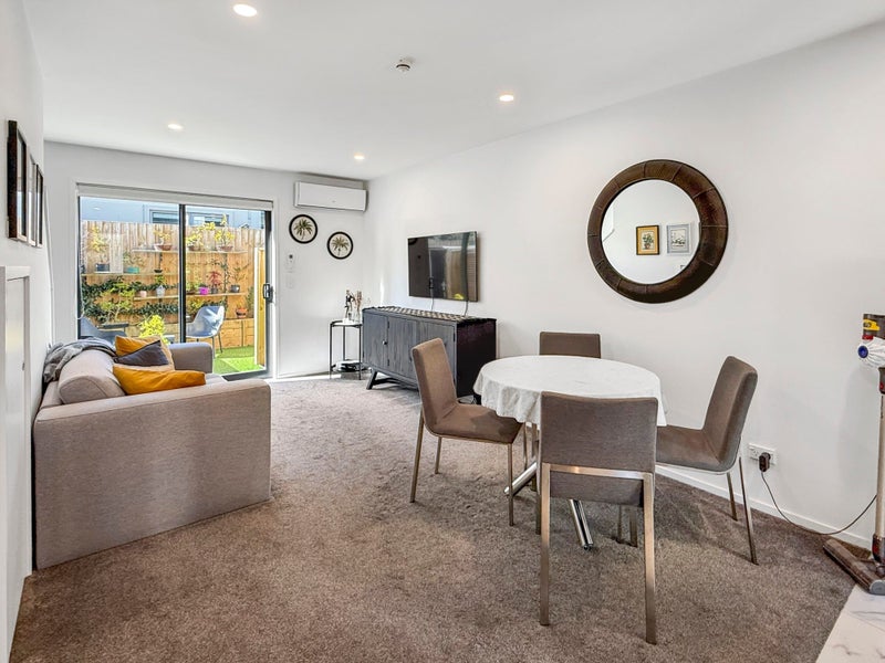 5/16 Nova Place, Christchurch Central, Christchurch - Carousel 1