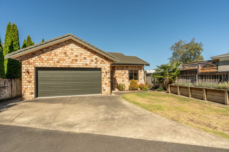 16 Gordon Street, Hillcrest, Hamilton - Carousel 1