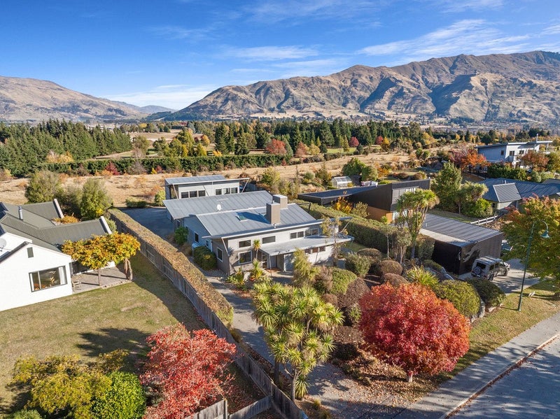 16 Allenby Place, Wanaka - Carousel 1
