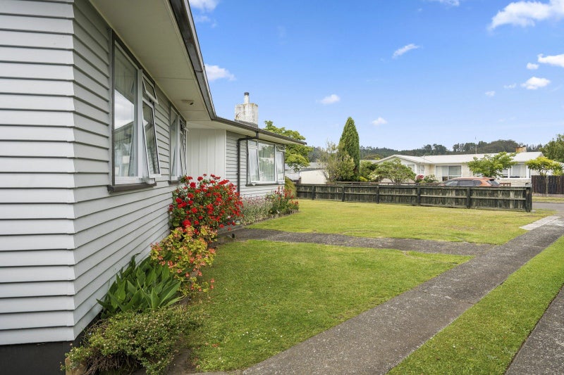 10 Clouston Crescent, Fenton Park, Rotorua - Carousel 2