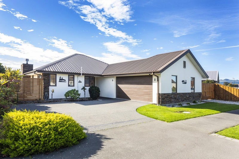 91 Carnaveron Drive, Lincoln, Lincoln - Carousel 26