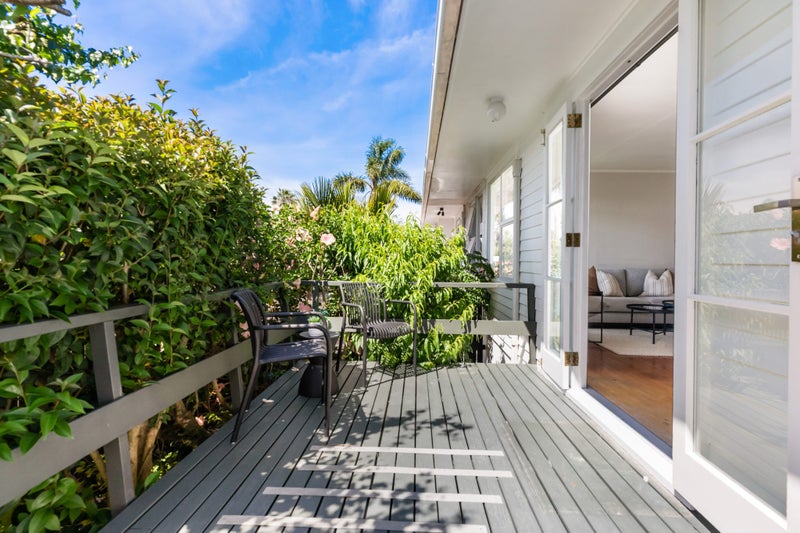 2/25 Margaret Place, Milford, Auckland - Carousel 2