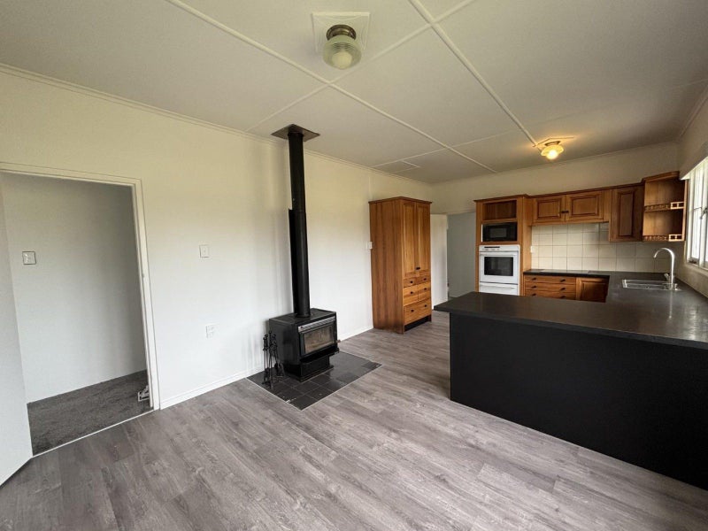 33 Burns Street, Tawhero, Whanganui, Manawatu / Whanganui - Carousel 2