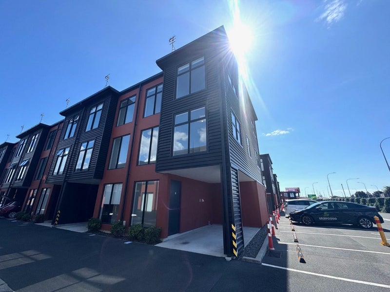 17 Owens Place, Mount Maunganui, Mount Maunganui - Carousel 1