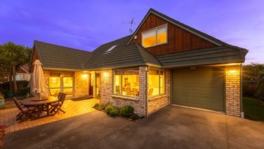 8A Rewarewa Crescent, Waikanae, Waikanae - Carousel 1