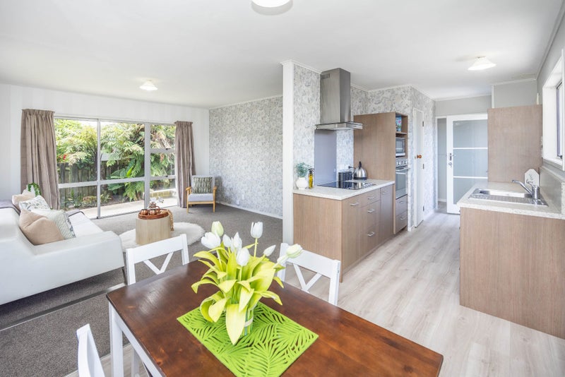 35 Karen Crescent, Dinsdale, Hamilton - Carousel 2