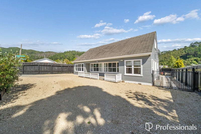 1/400 Stokes Valley Road, Stokes Valley, Lower Hutt - Carousel 1
