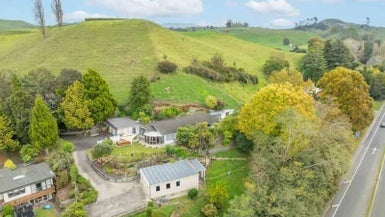 23 Bexhill Terrace, Tirau - Carousel 1