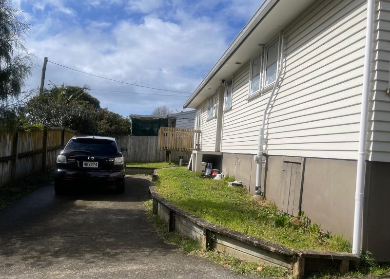 20 Larnoch Road, Henderson, Auckland - Carousel 2