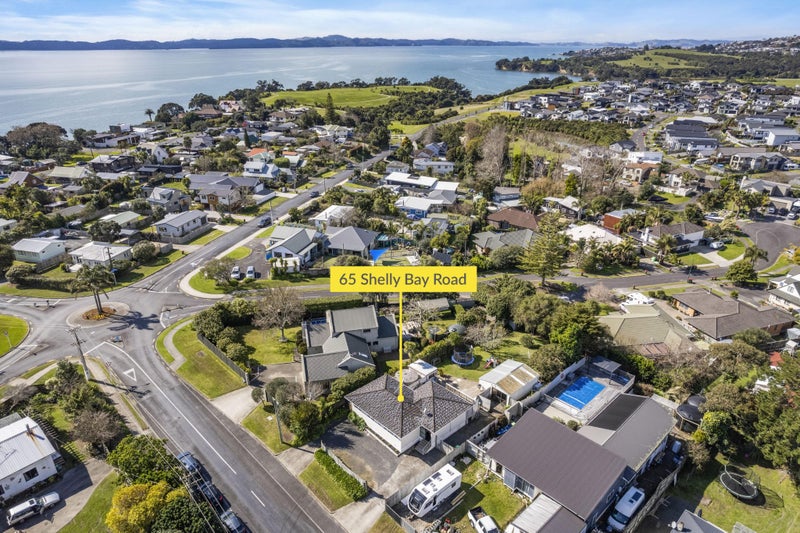 65 Shelly Bay Road, Beachlands, Auckland - Carousel 1
