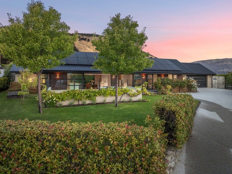 14 Islington Place, Wanaka - Carousel 13