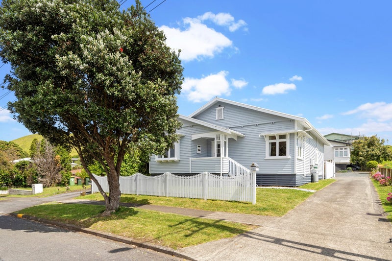24 Mountain Road, Mangere Bridge, Auckland - Carousel 2