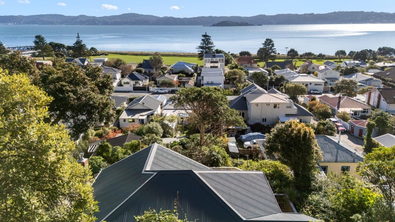 111 Muritai Road, Eastbourne, Lower Hutt - Carousel 1