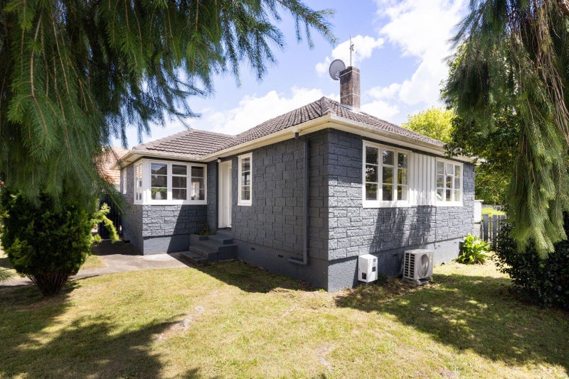 42 Churchill Avenue, Maeroa, Hamilton - Carousel 2