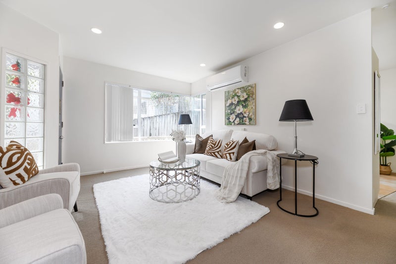 2/152 Sunset Road, Unsworth Heights, Auckland - Carousel 2