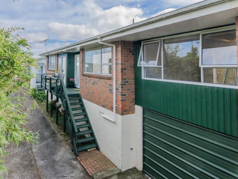 2/1357 Dominion Road Extension, Mount Roskill, Auckland - Carousel 1