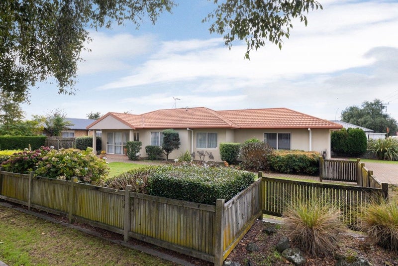 126 Collins Road, Melville, Hamilton - Carousel 19